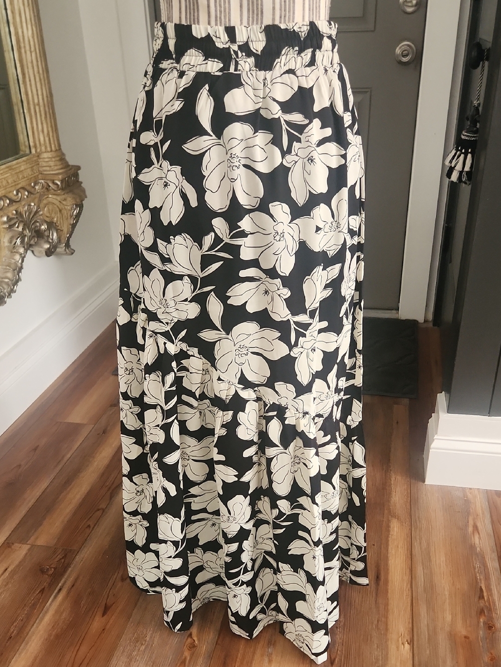 Promesa Black and Cream Floral Maxi Skirt - Picture 3 of 7